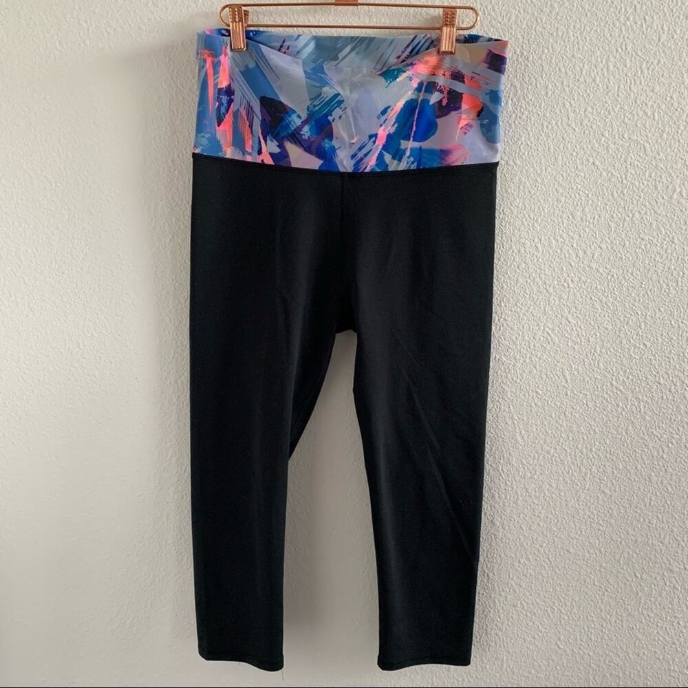 Fabletics Mid-Rise Powerhold Active Pants Tights Crops Capri Medium